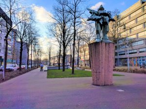 guard hans van bentem gundam street art rotterdam